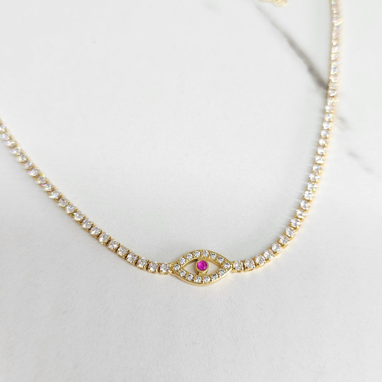 Choker pink eye