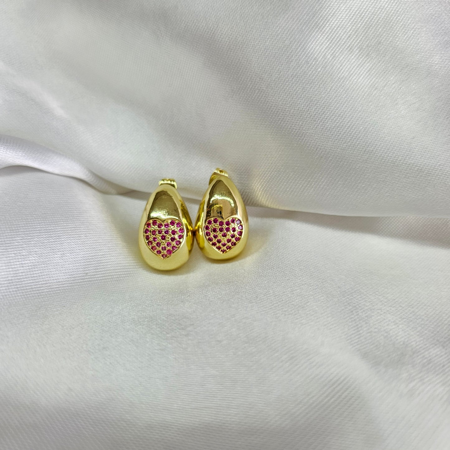 Aretes gota love