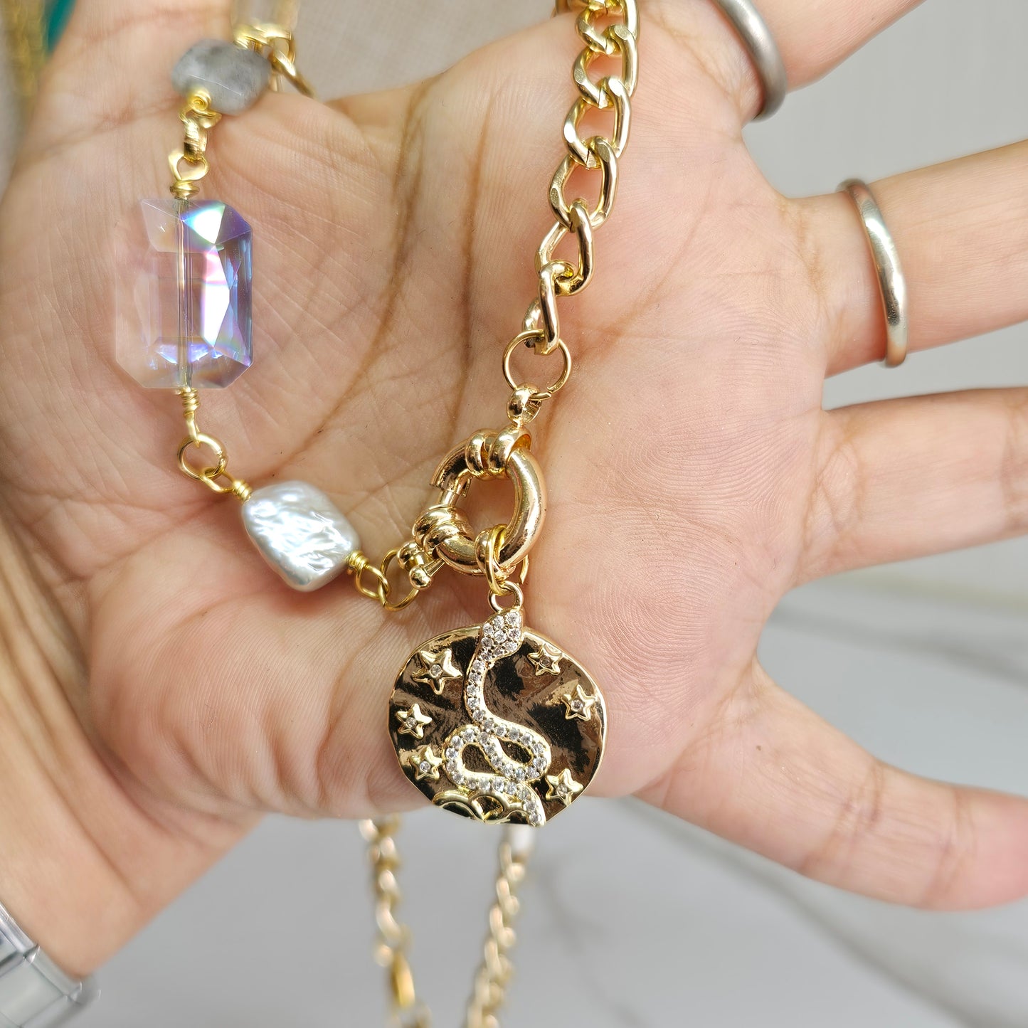 Collar medallon serpiente